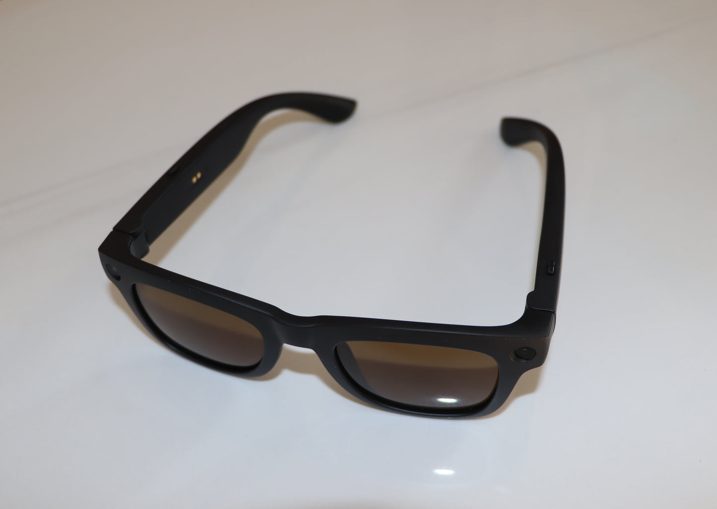 8MP AI Smart Glasses with HD Camera AI Translation Audio Playback Photochromic Lenses