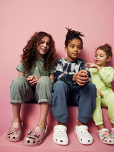 Crocs Unisex-Child Classic Clogs, White/White, 4 Big Kid