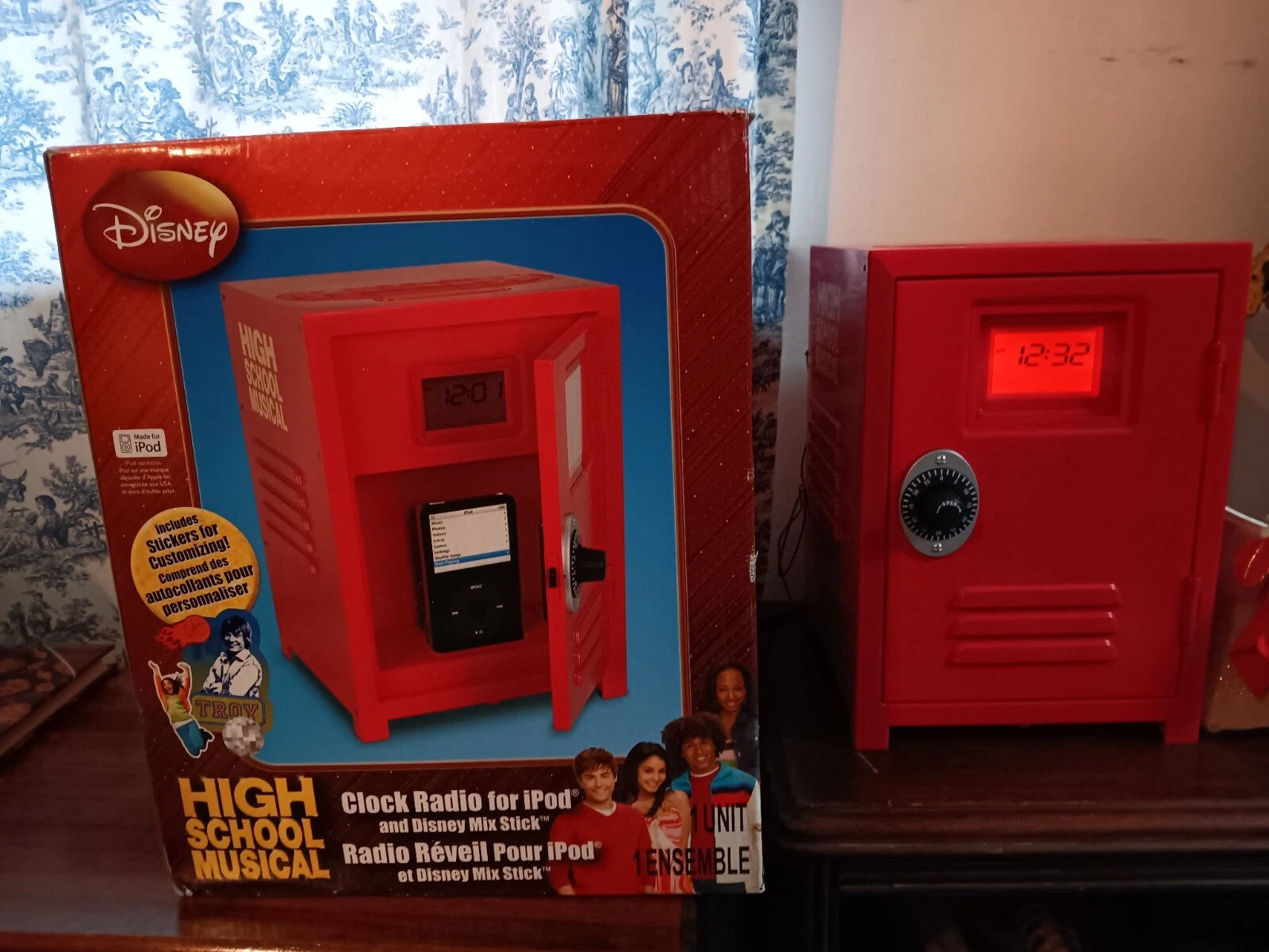 High School Musical iPod Clock Radio & Disney Mix Stick